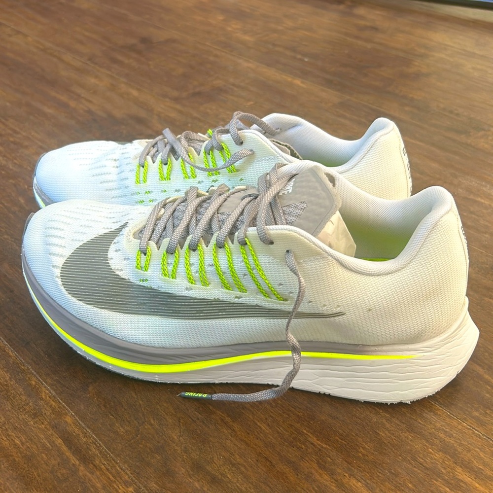 Nike Zoom Fly Wms 9.5 white/neon running shoes